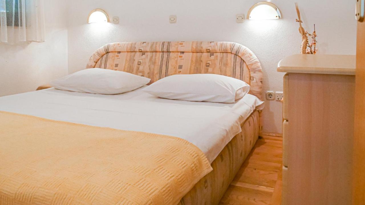 One Bedroom Apartment With Terrace And Seaview - B Sevid Dış mekan fotoğraf